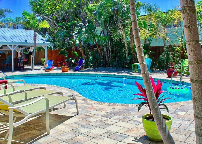 Coconut Grove Beach Resort Suite 8