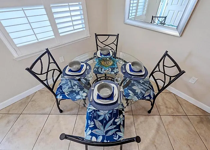 2 Bed-1 Bath With Sunroom, Private Pool And Beach Access!