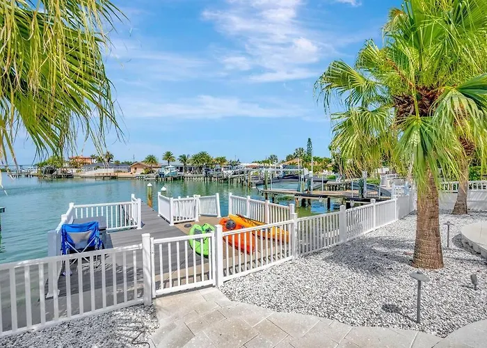 Island Paradise 3 Bed Waterfront/Heated Pool