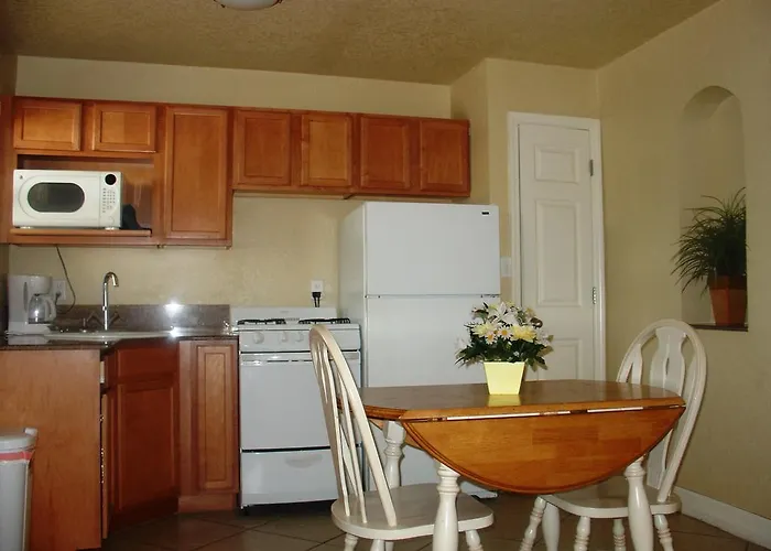 Blue Wave Motel & Suites