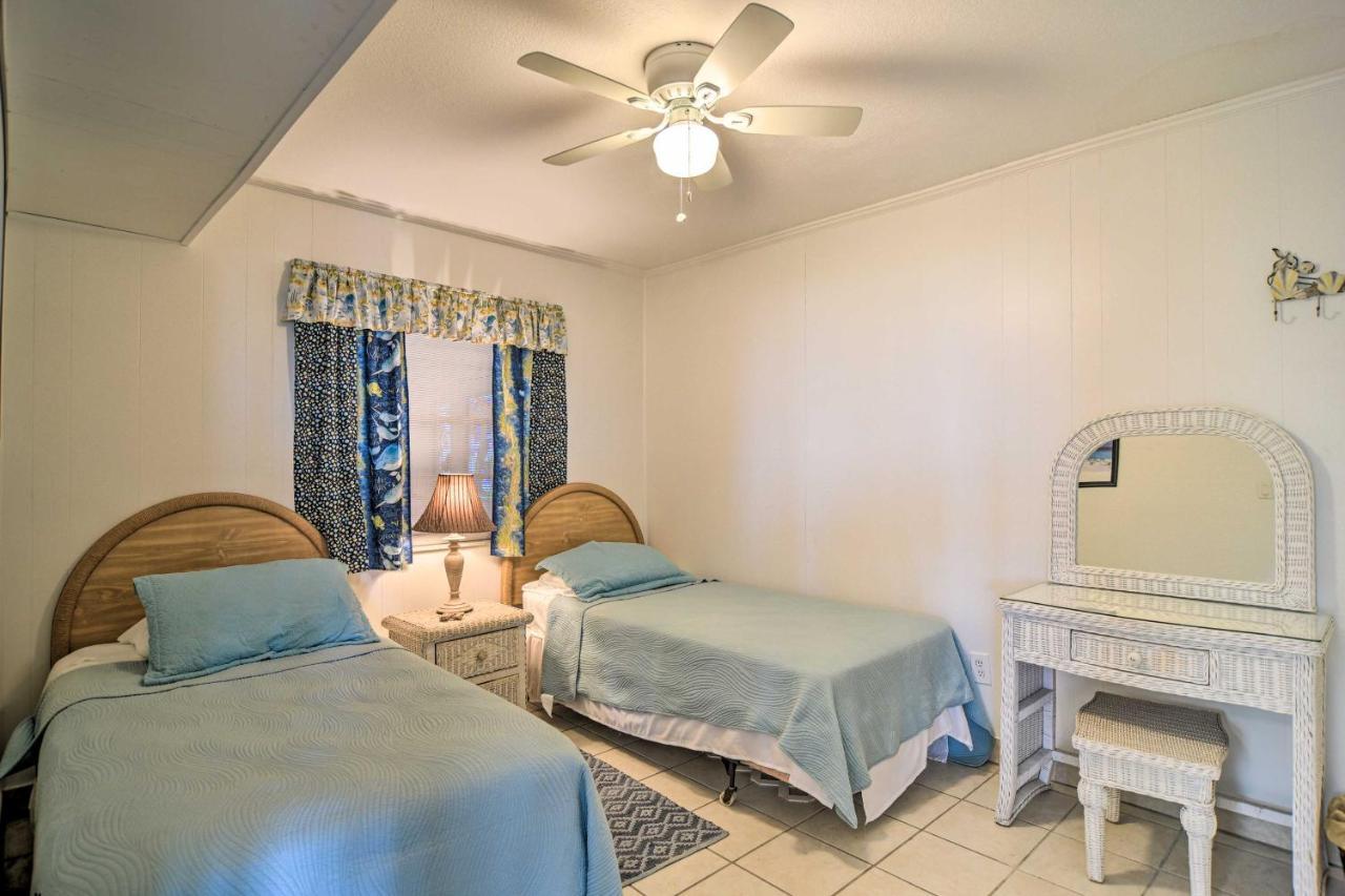 Apartment Breezy Belleair - 12 Steps To Shore!