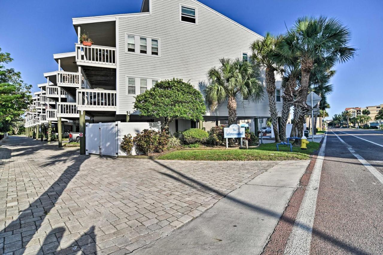 Walk To With Pool In Indian Shores! Clearwater Beach