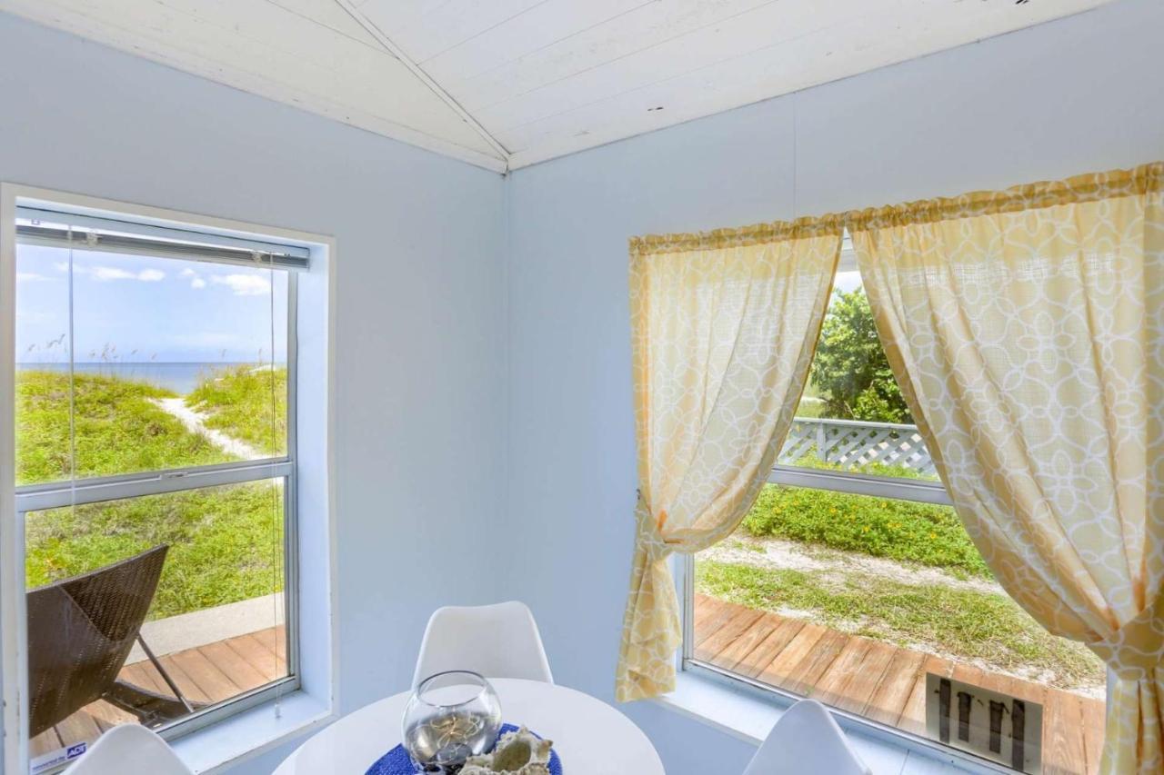 Holiday home Binnie's Beachfront Clearwater Beach