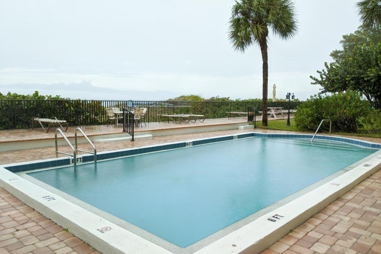 Pelican's Cove 402