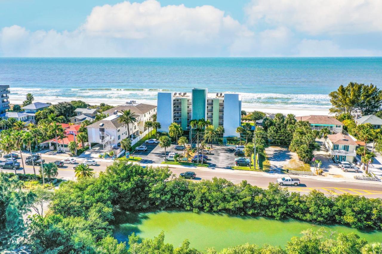 Pelican's Cove 402