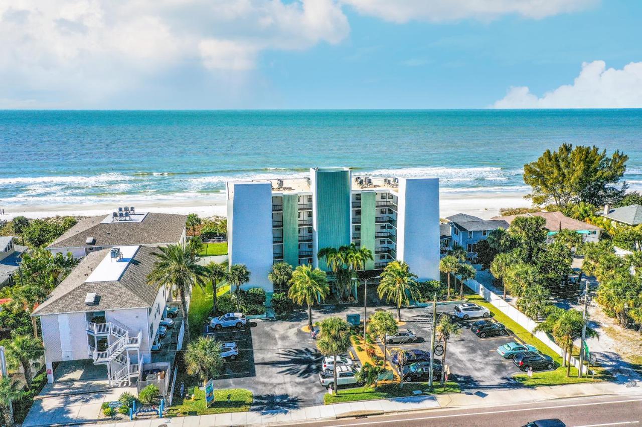 Pelican's Cove 402 Apartment *