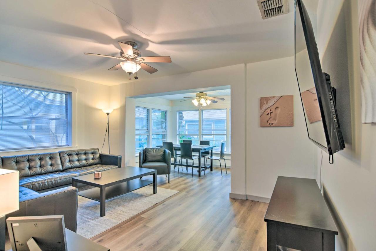 Sun-soaked Coastal Hideaway - Steps To Beach! Holiday home Clearwater Beach
