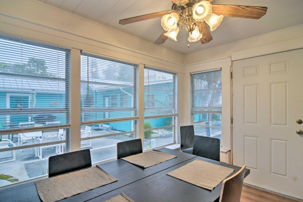 Sun-soaked Coastal Hideaway - Steps To Beach! Clearwater Beach
