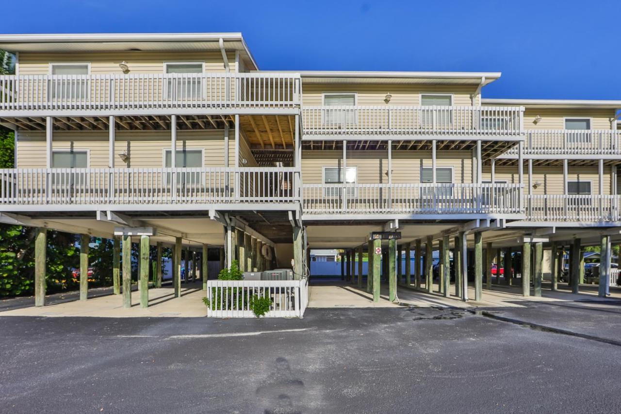 100 Steps To Beautiful Indian Rocks Beach, Oceanside, 2 Bedroom Updated Apartment Clearwater Beach