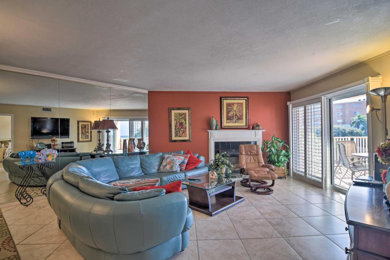 Beachfront Indian Shores - Pool And Hot Tub! Apartment