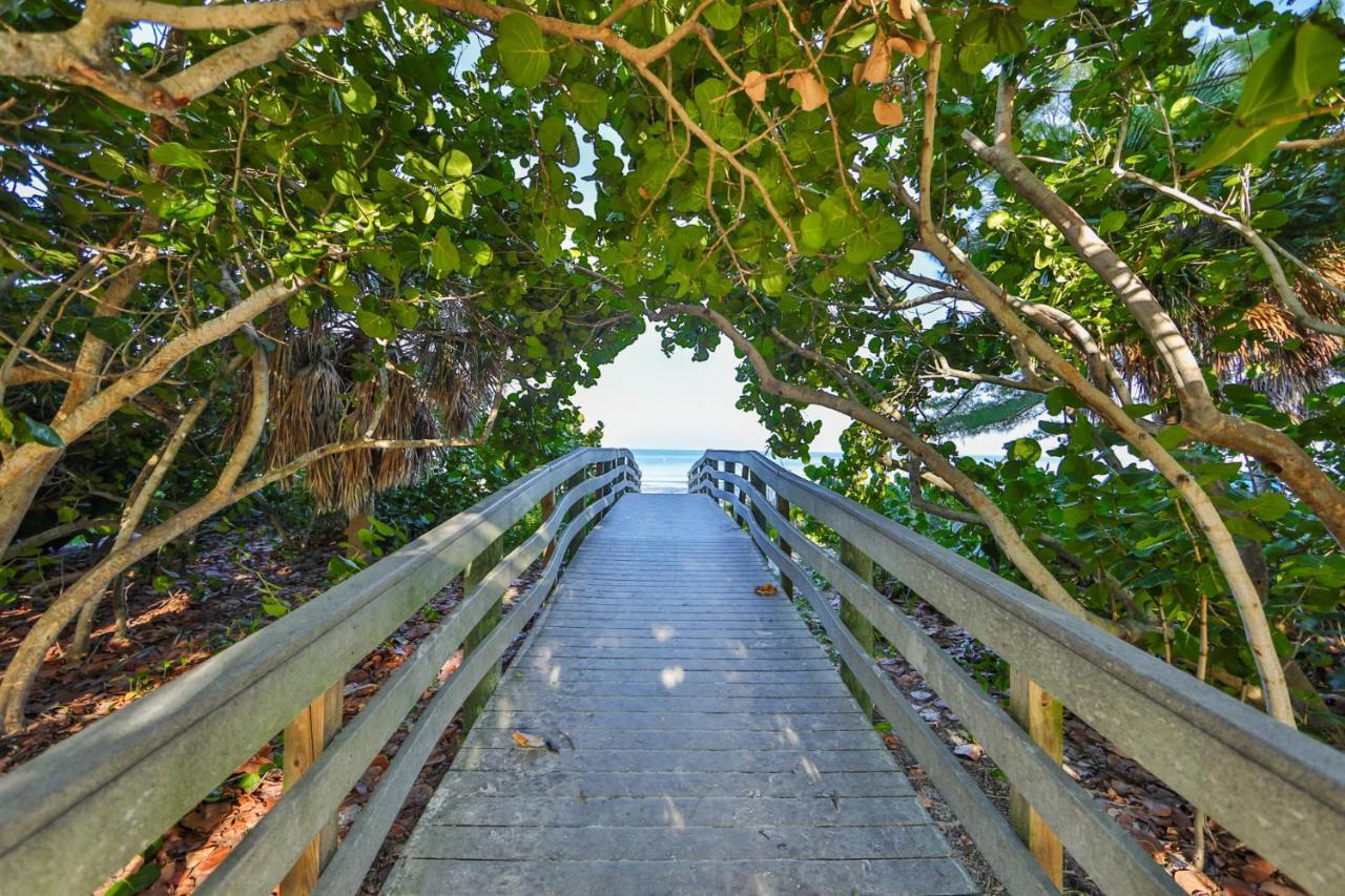 100 Steps To Beautiful Indian Rocks Beach, Oceanside, 2 Bedroom Updated * Clearwater Beach