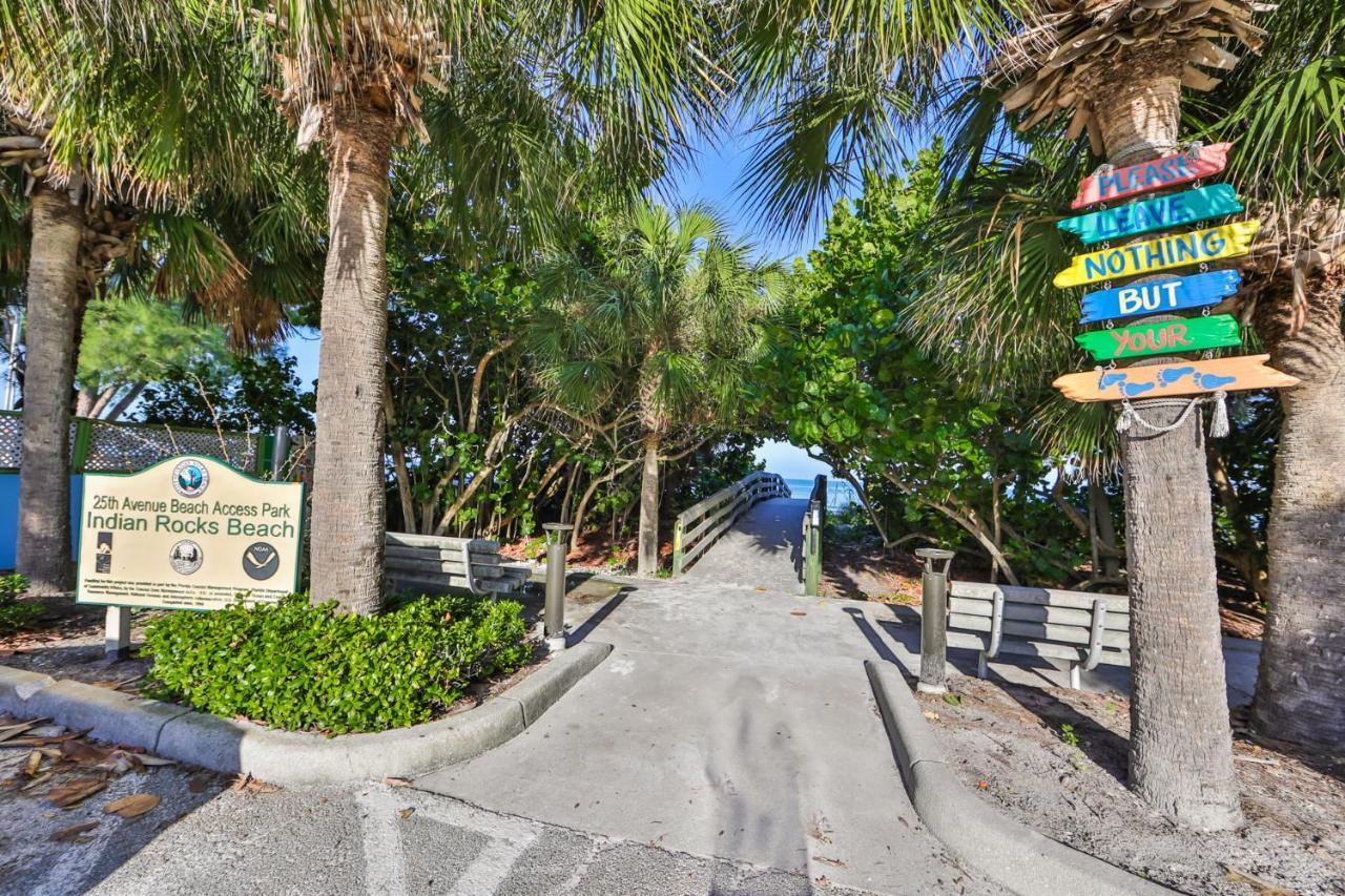 100 Steps To Beautiful Indian Rocks Beach, Oceanside, 2 Bedroom Updated Apartment Clearwater Beach