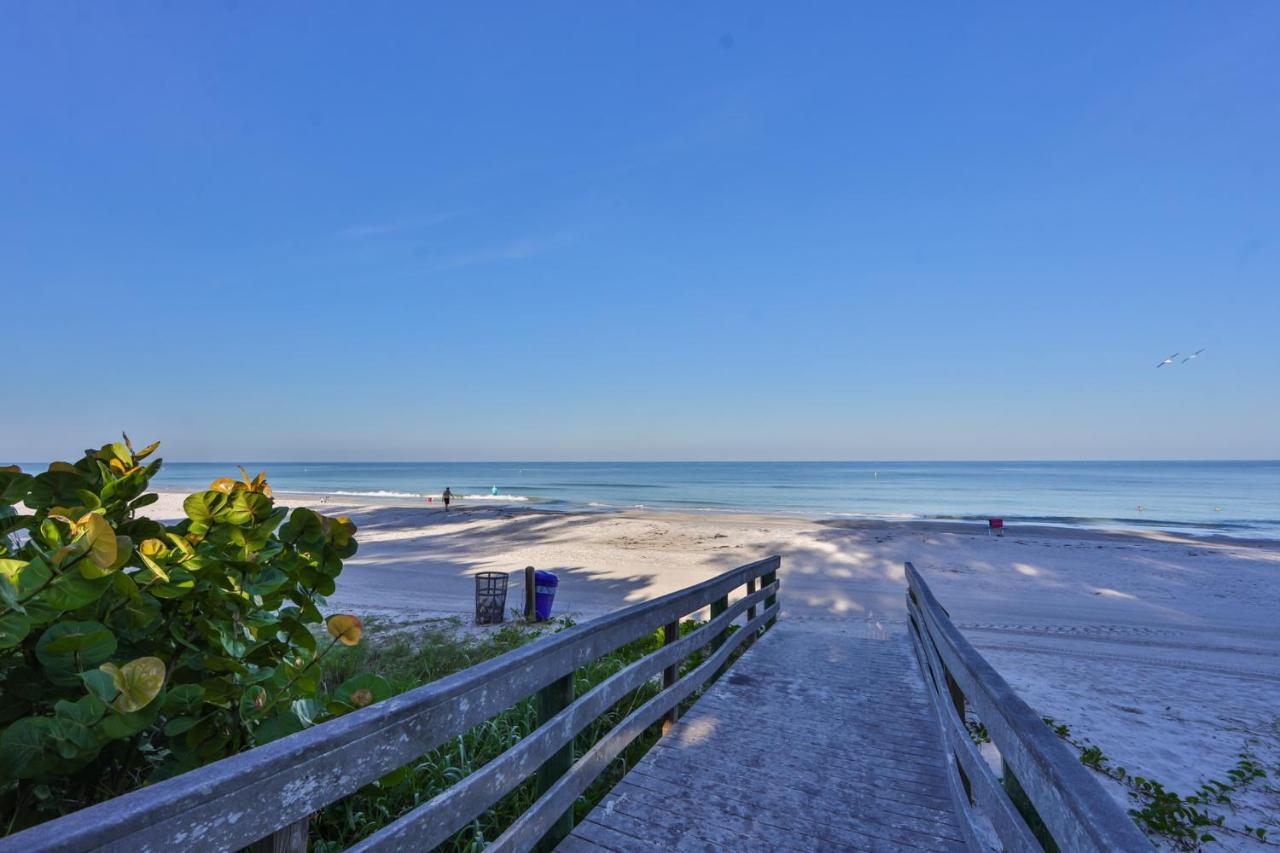 100 Steps To Beautiful Indian Rocks Beach, Oceanside, 2 Bedroom Updated Clearwater Beach
