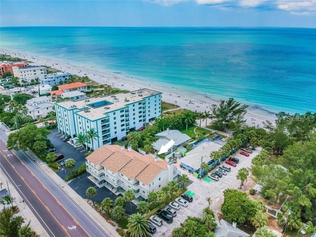 100 Steps To Beautiful Indian Rocks Beach, Oceanside, 2 Bedroom Updated Apartment *