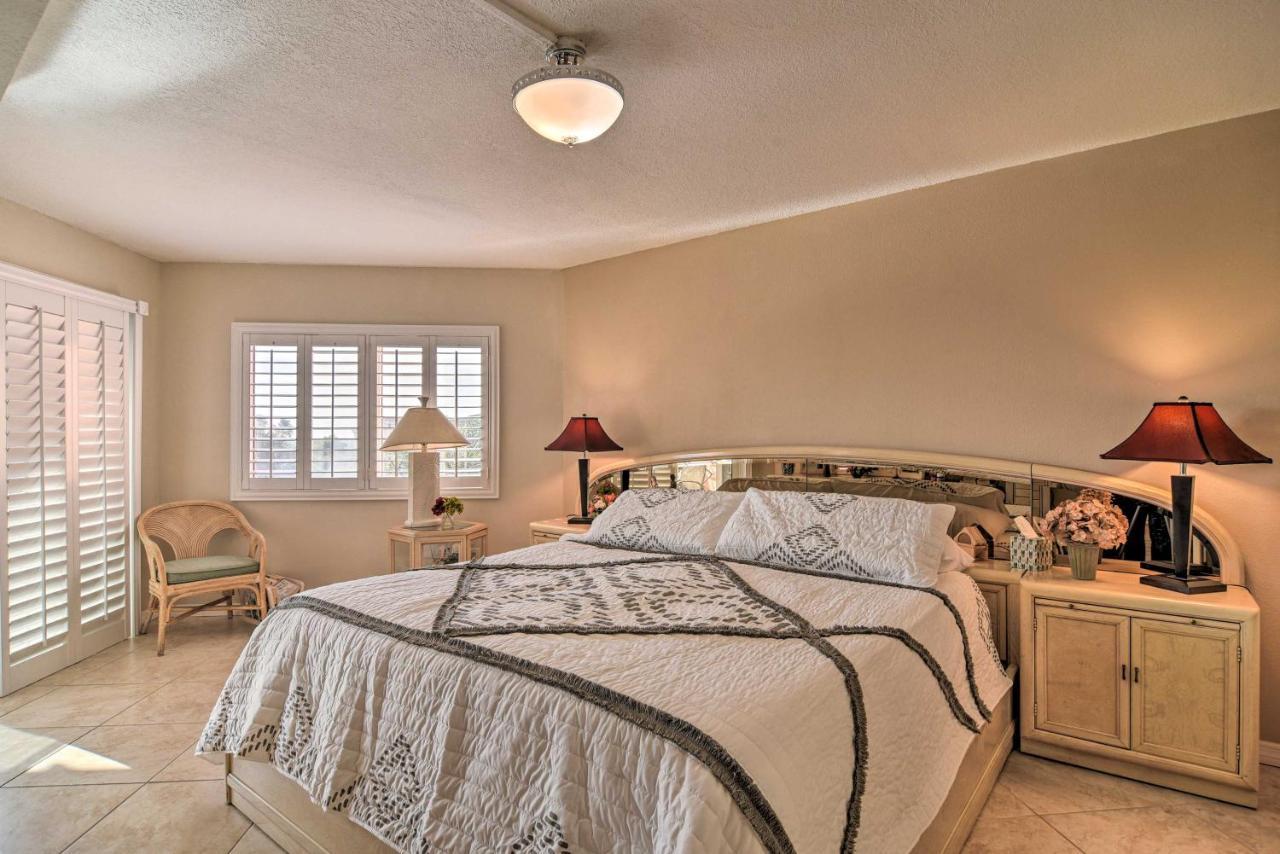 Beachfront Indian Shores - Pool And Hot Tub! Apartment