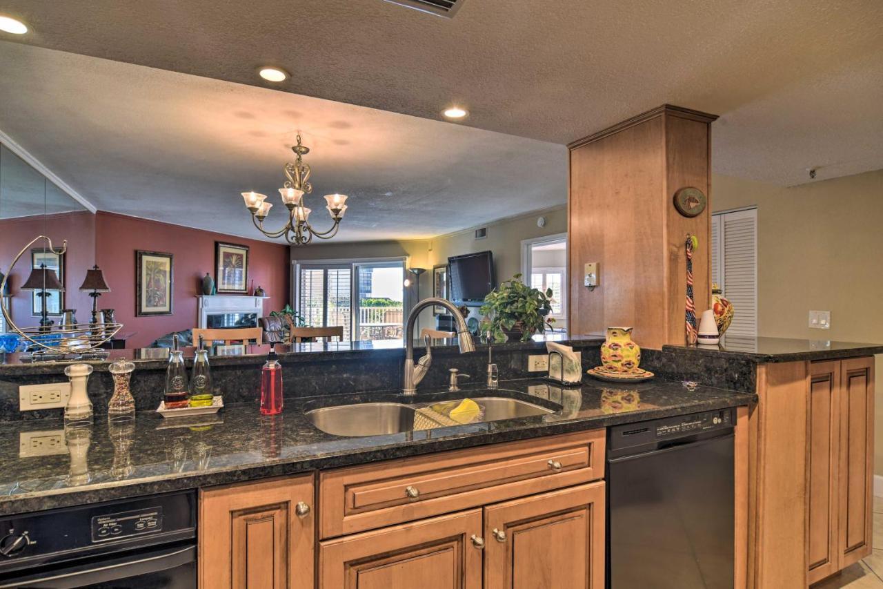 Beachfront Indian Shores - Pool And Hot Tub! Apartment Clearwater Beach