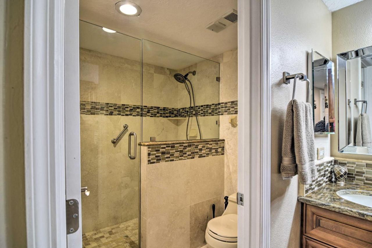Apartment Beachfront Indian Shores - Pool And Hot Tub!