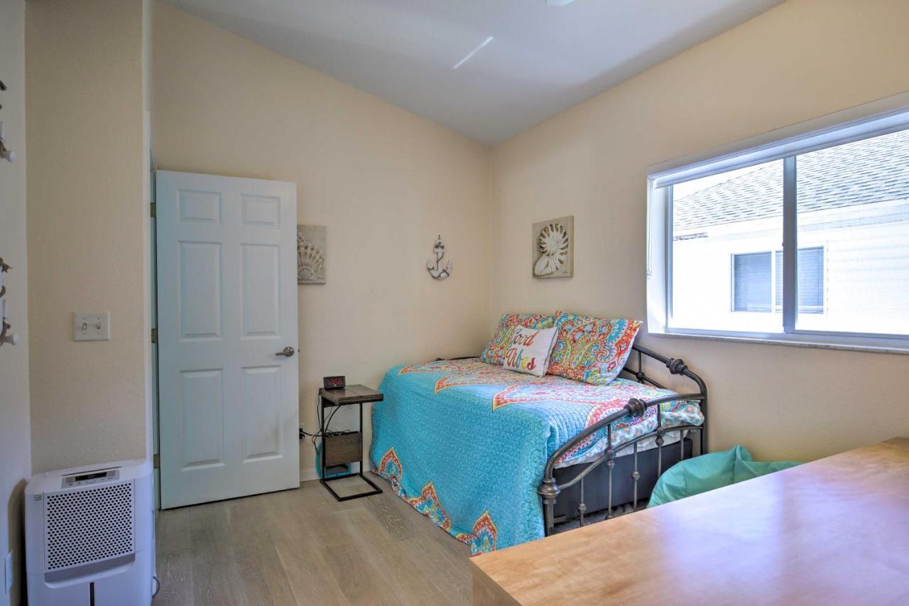 Holiday home Indian Rocks Oasis - 2 Blocks To Beach!