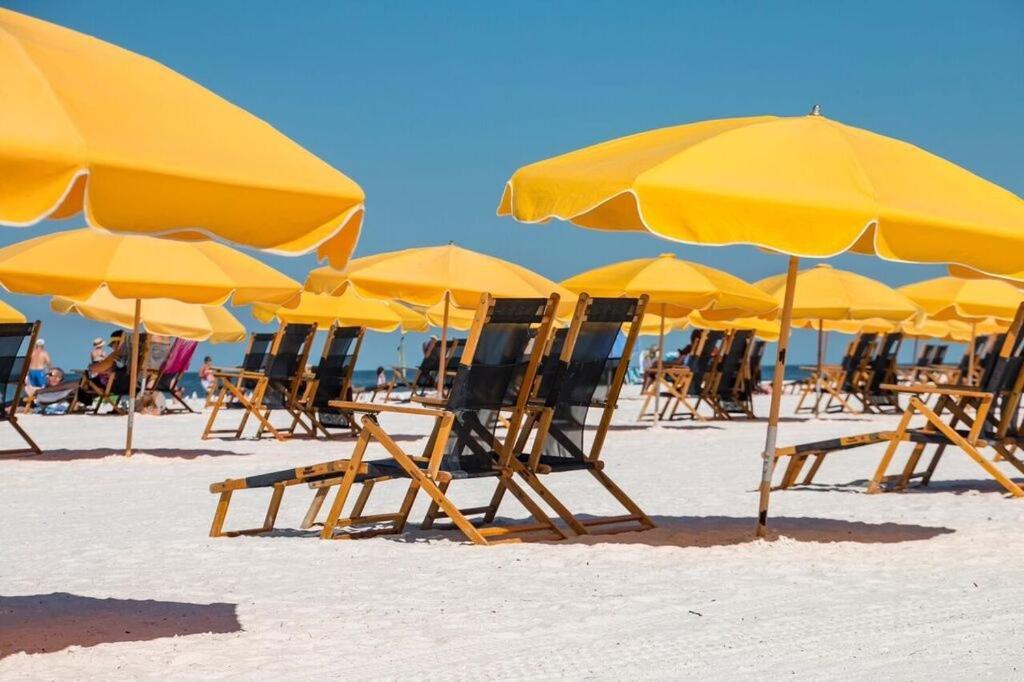 Beachcomber Beach House - Weekly Just Steps To White Sand Beach! * Clearwater Beach