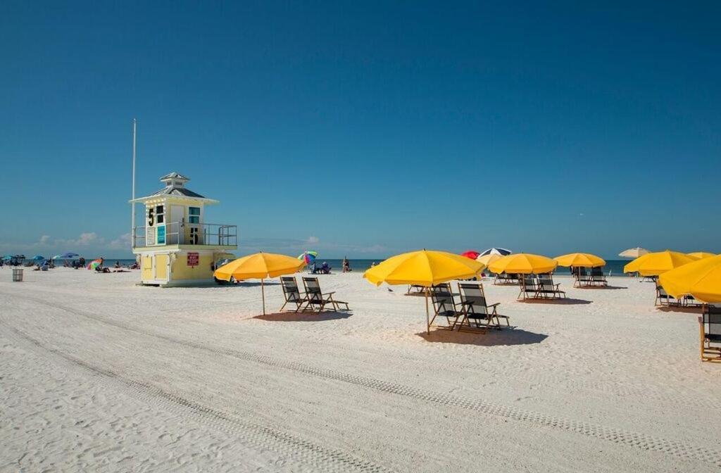 Beachcomber Beach House - Weekly Just Steps To White Sand Beach! Clearwater Beach