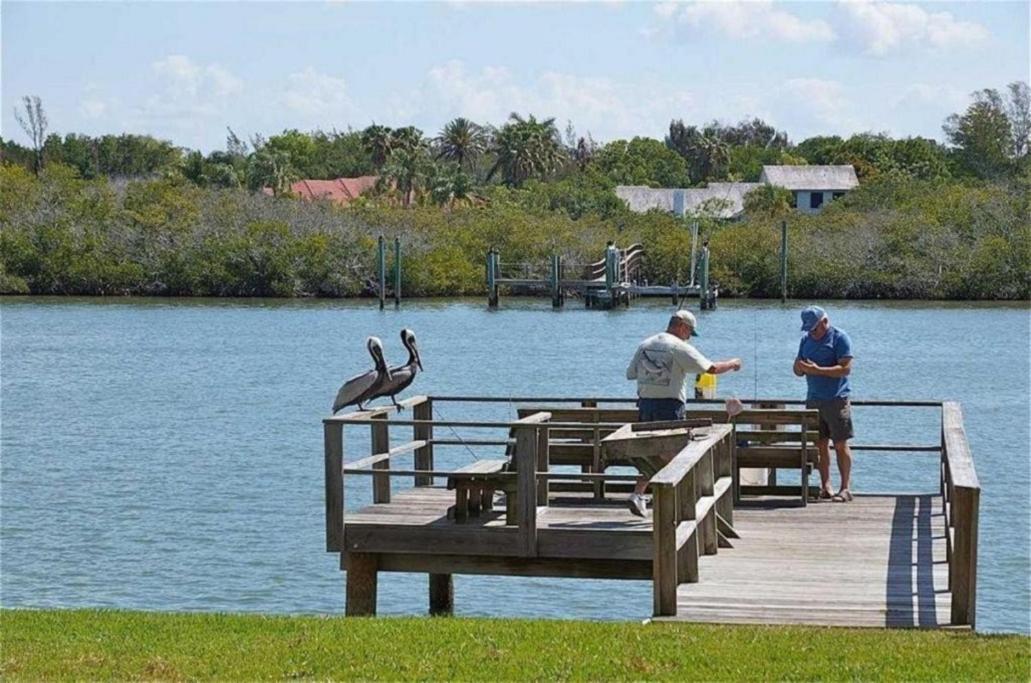 Bayshore Yatch Tennis 2br 3 Beds, Walking Distance To Beautiful Quite Holiday home Clearwater Beach