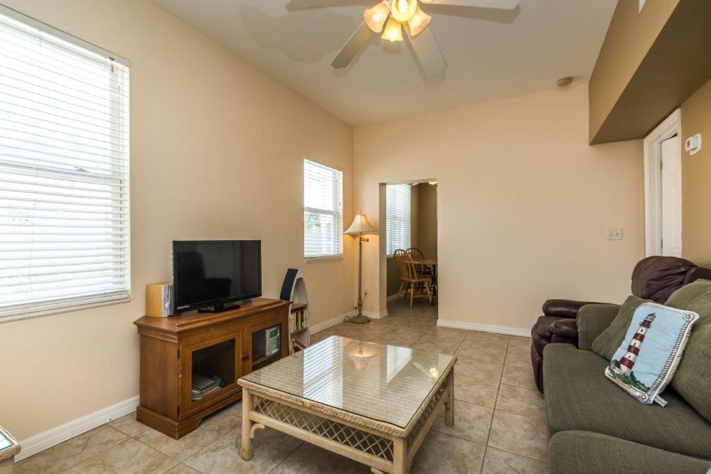 Charming Beach With Stunning Unset Views Pets Are Welcome Here Bella7 * Clearwater Beach