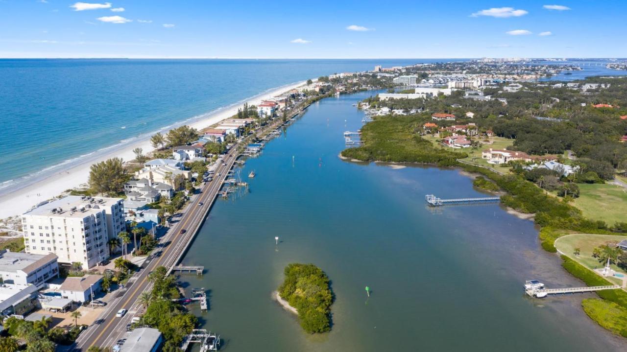 Apartment Charming Beach With Stunning Unset Views Pets Are Welcome Here Bella7 Clearwater Beach