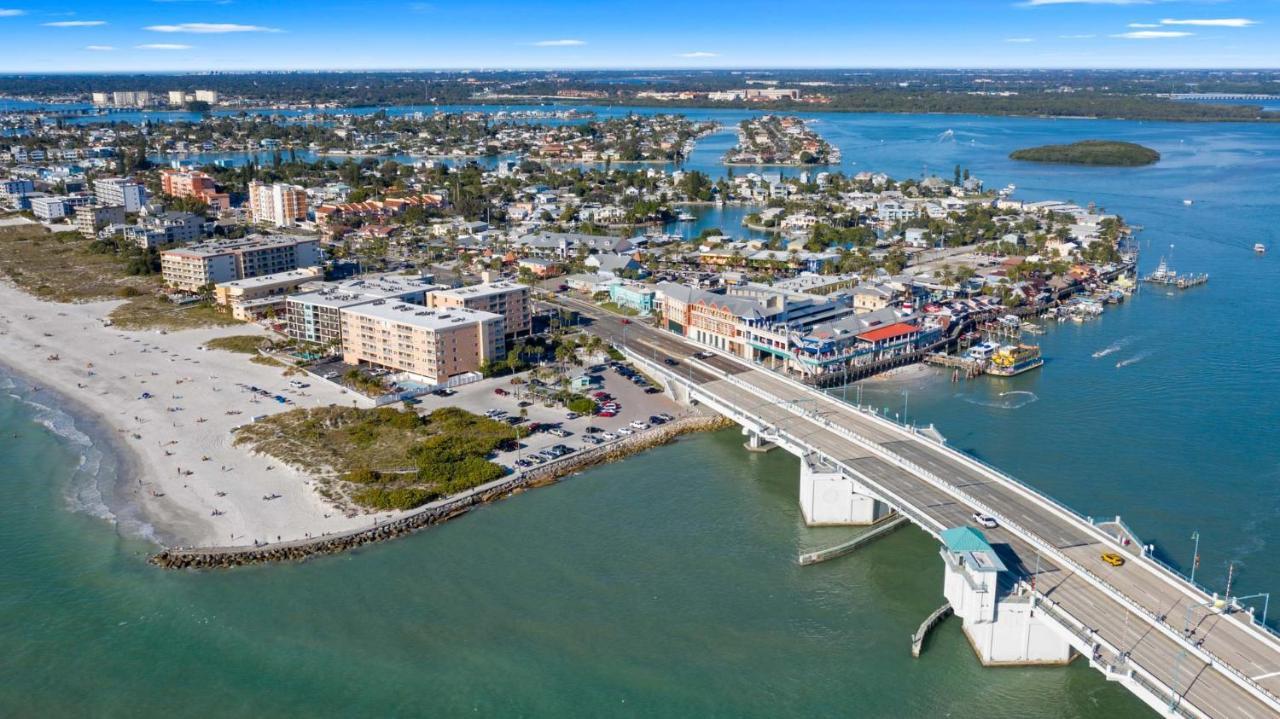 Apartment Charming Beach With Stunning Unset Views Pets Are Welcome Here Bella7 Clearwater Beach