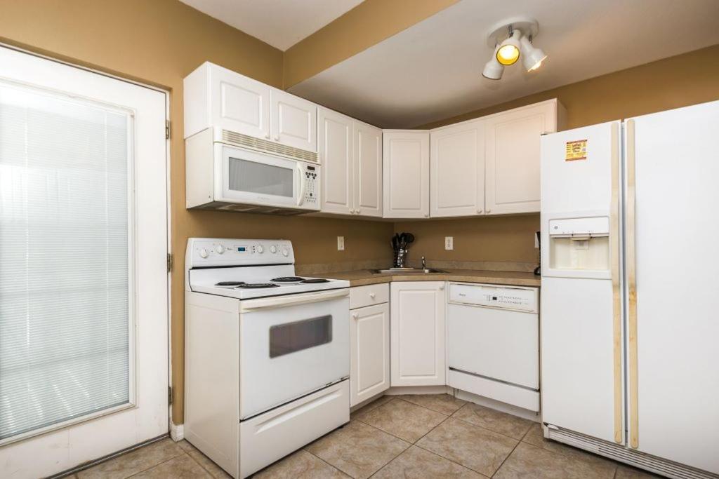 Apartment Charming Beach With Stunning Unset Views Pets Are Welcome Here Bella7