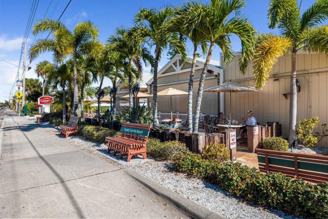 Charming Beach With Stunning Unset Views Pets Are Welcome Here Bella7 Apartment Clearwater Beach