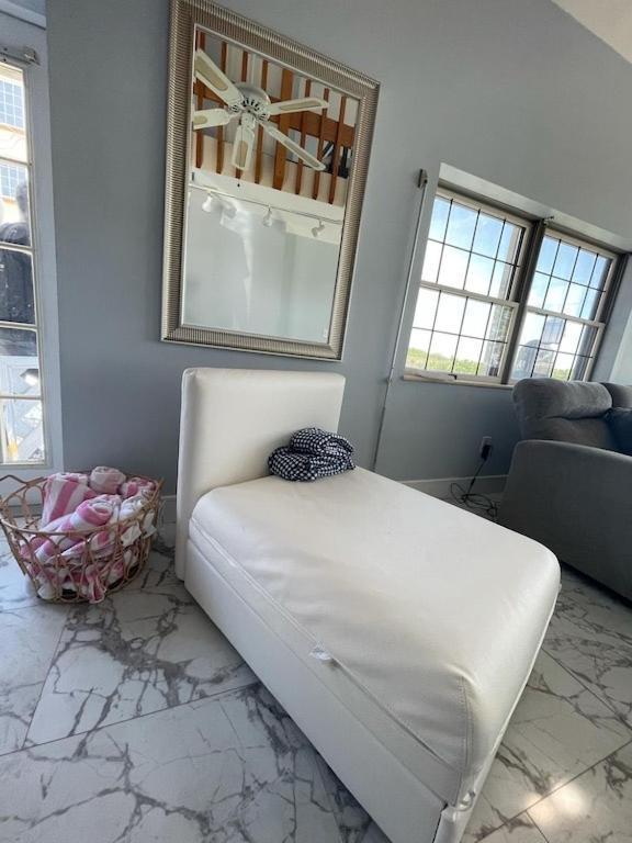 Private Front Cottage- Indian Rocks