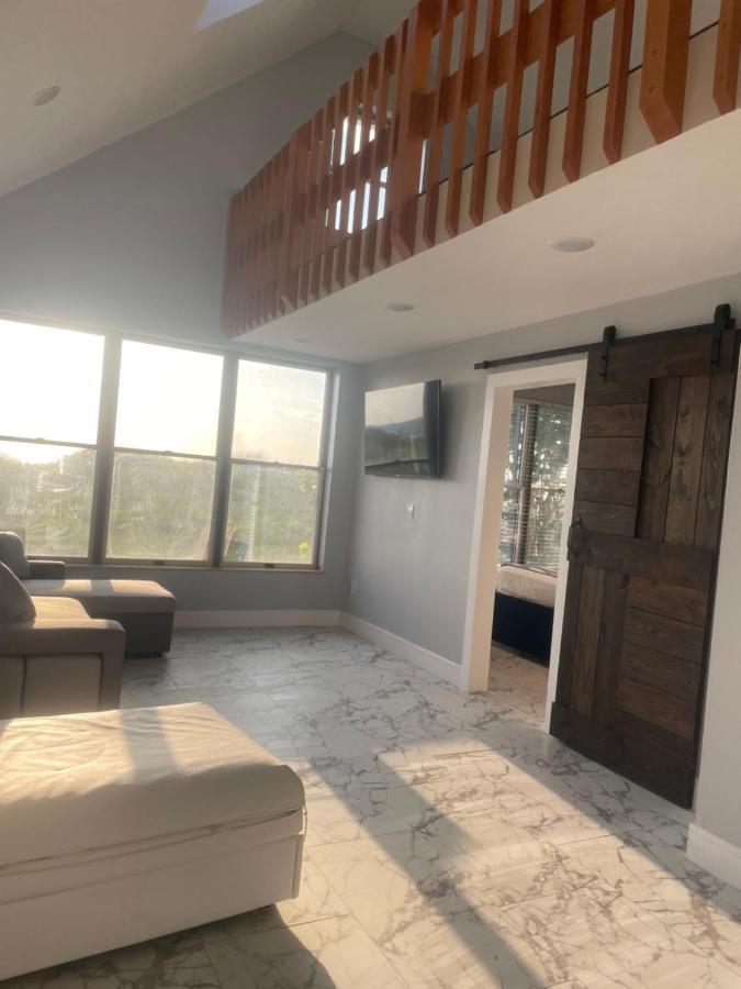 Chalet Private Front Cottage- Indian Rocks *