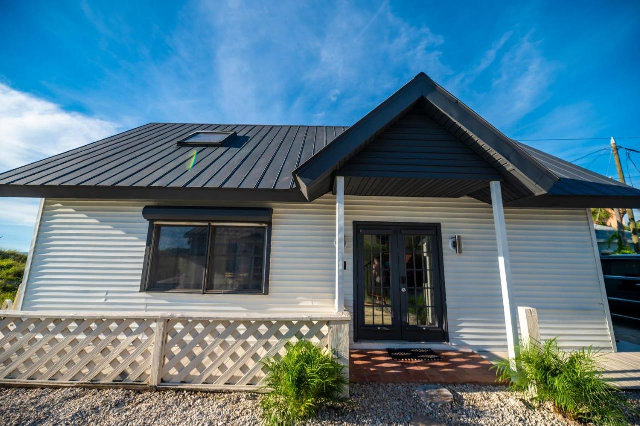 Private Front Cottage- Indian Rocks