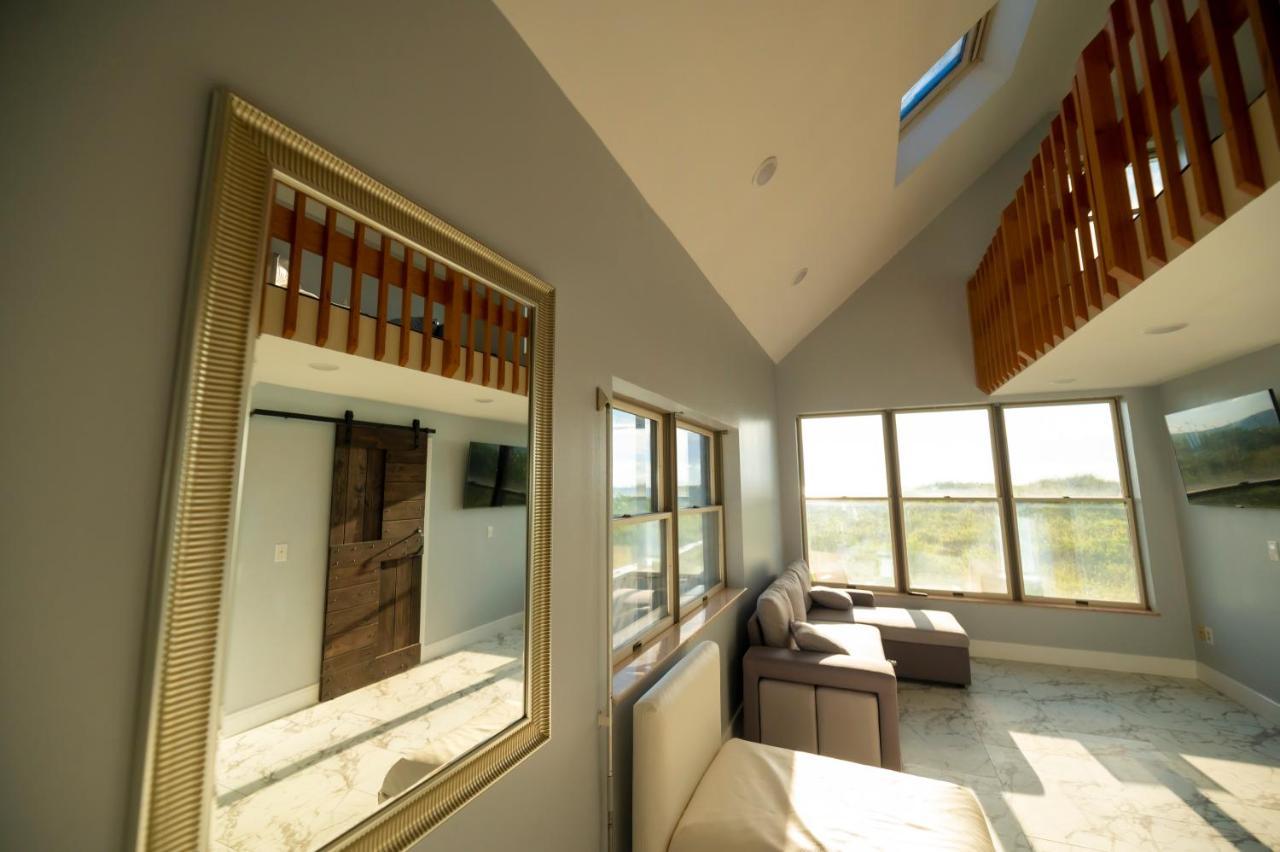 Private Front Cottage- Indian Rocks Chalet Clearwater Beach
