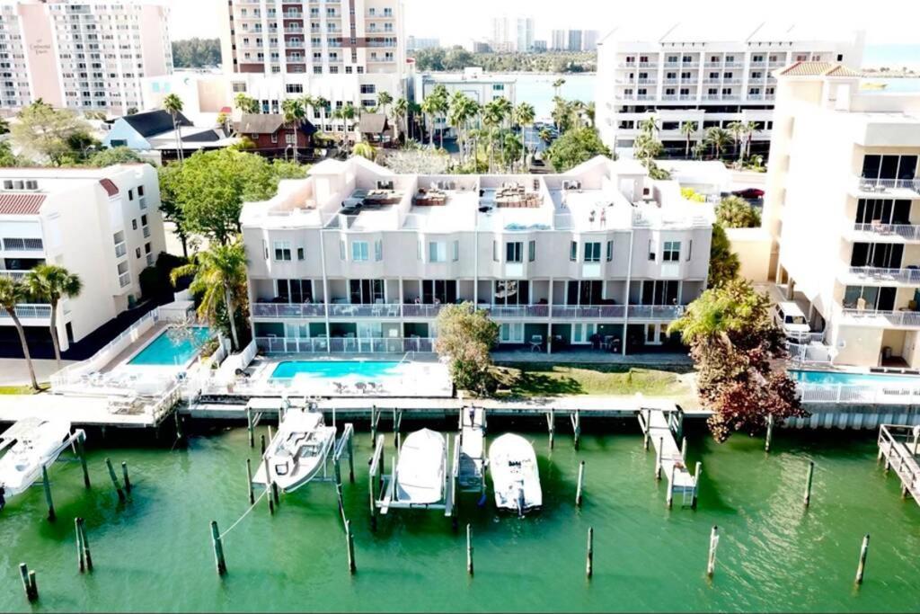 Luxury And Spacious Waterside Getaway * Clearwater Beach