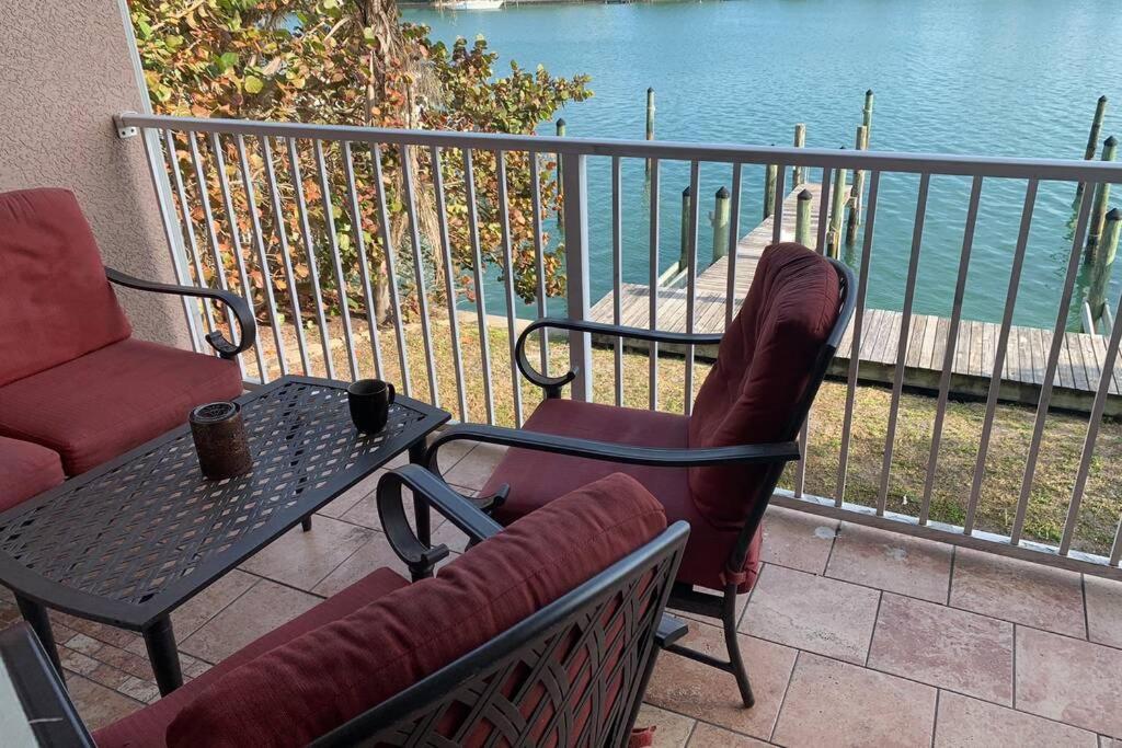 Luxury And Spacious Waterside Getaway Holiday home Clearwater Beach