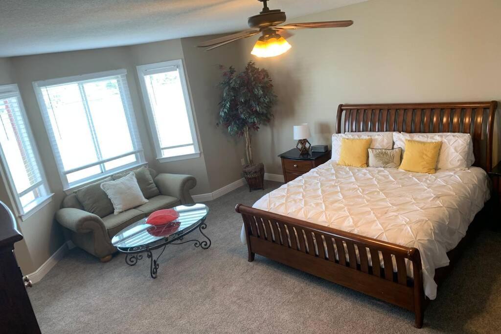 Luxury And Spacious Waterside Getaway