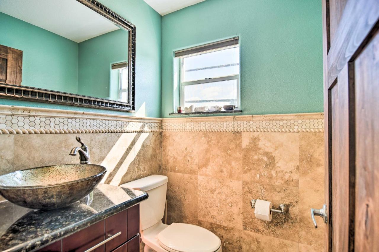 Colorful Townhome, Steps To Clearwater Beach! Holiday home *