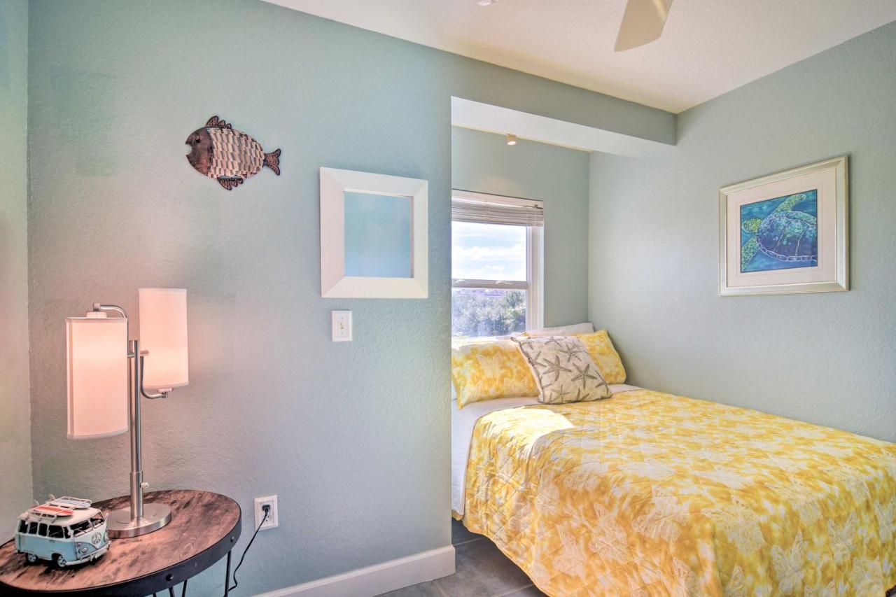 Colorful Townhome, Steps To Clearwater Beach! *