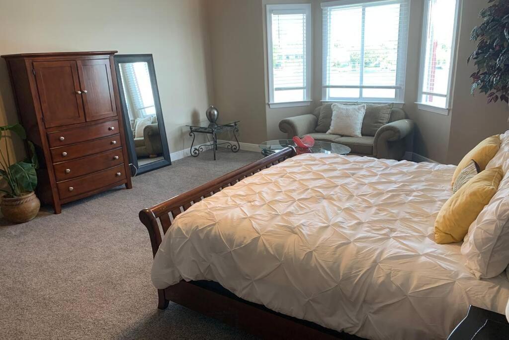 Luxury And Spacious Waterside Getaway * Clearwater Beach