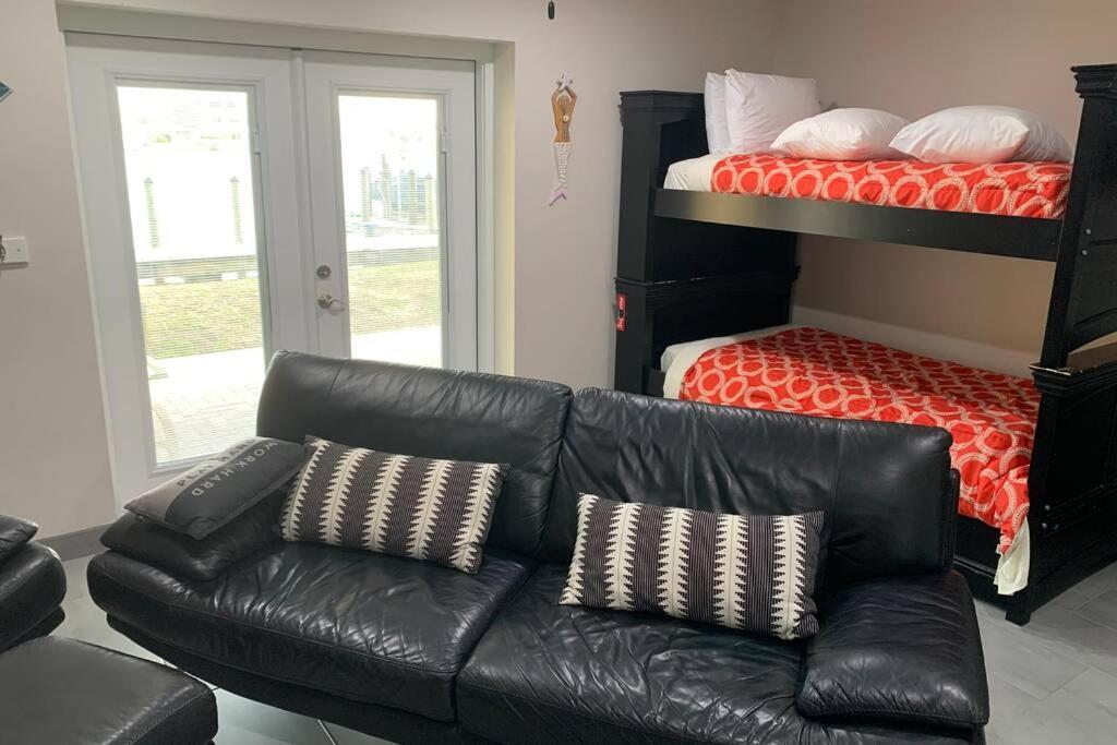 Luxury And Spacious Waterside Getaway * Clearwater Beach