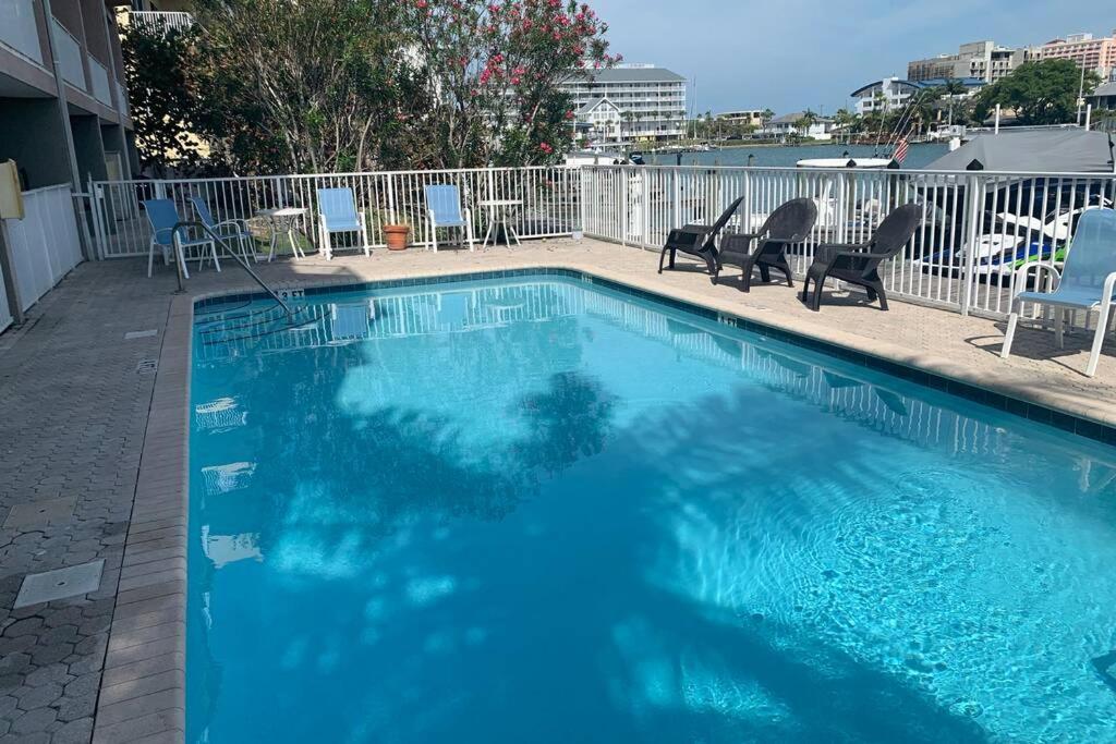 Luxury And Spacious Waterside Getaway *