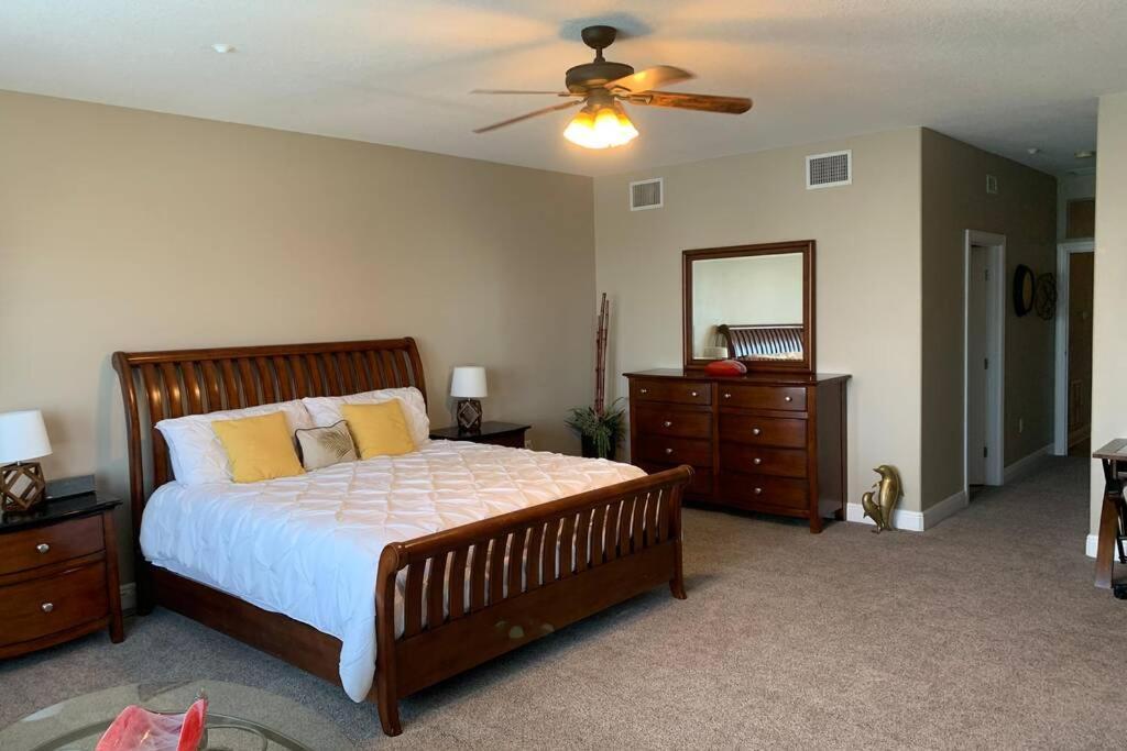 Luxury And Spacious Waterside Getaway * Clearwater Beach