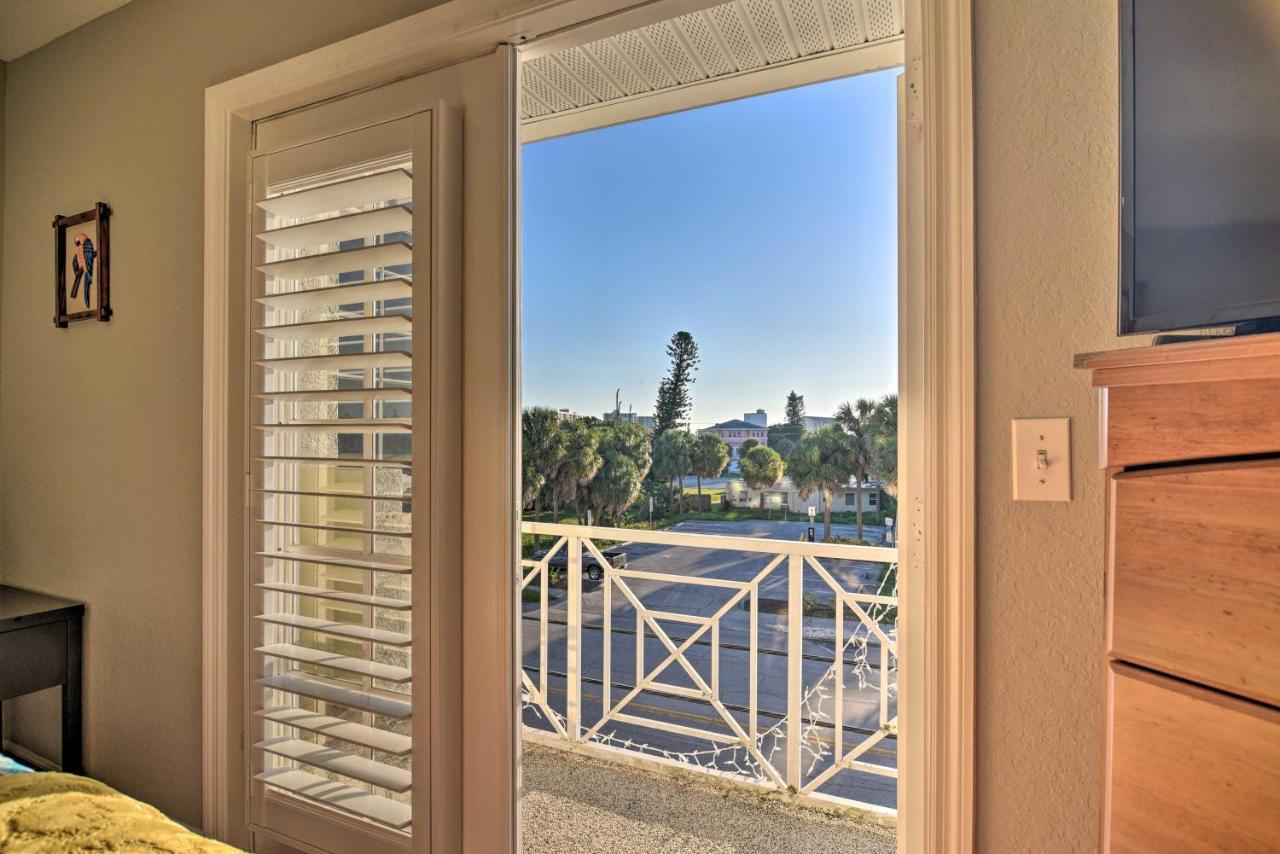 Coastal Sea Side Townhome - Walk To Beach! Holiday home *