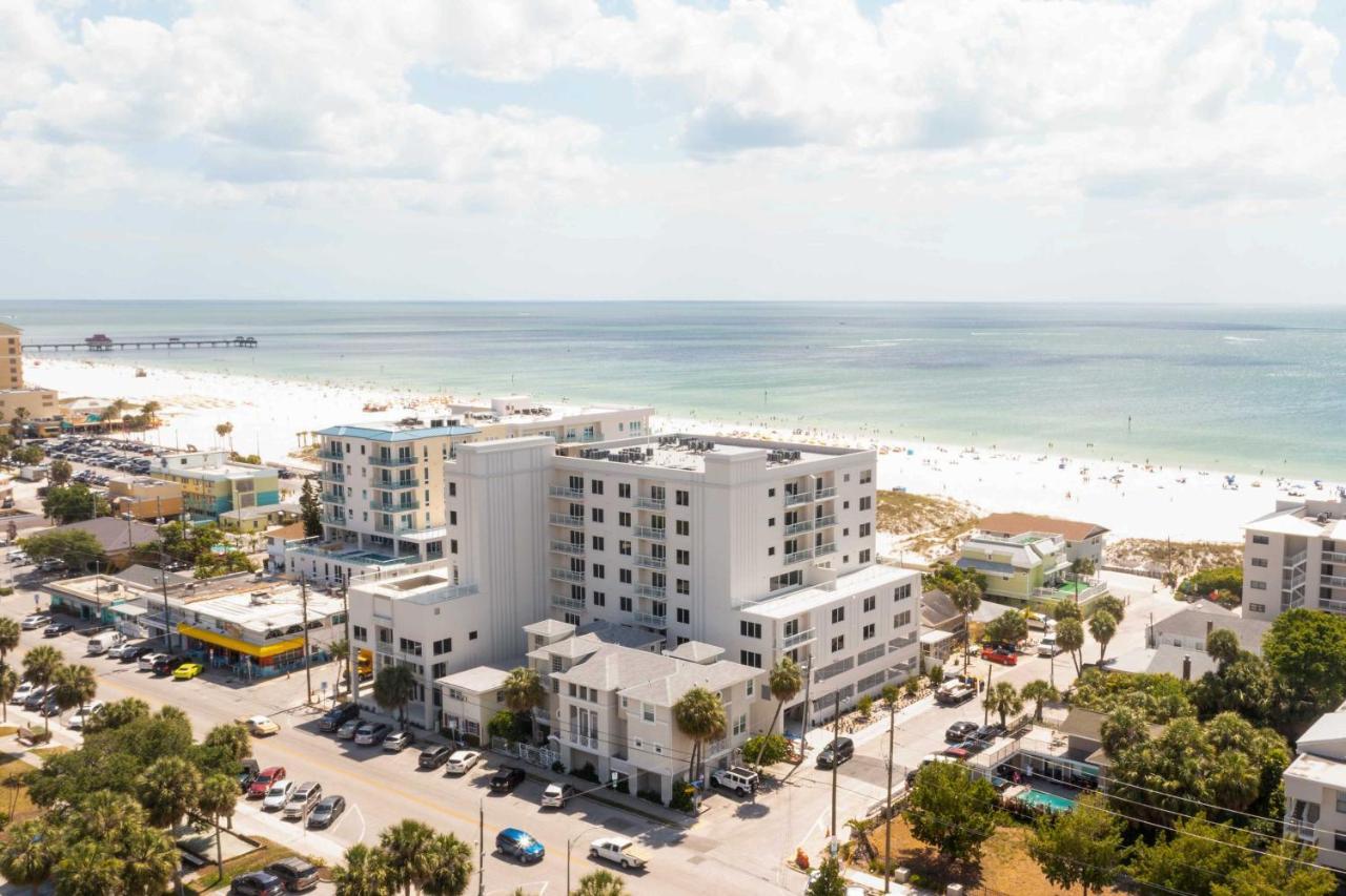 Holiday home Coastal Sea Side Townhome - Walk To Beach!