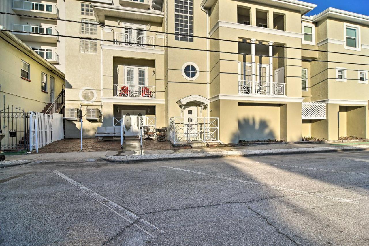 Coastal Sea Side Townhome - Walk To Beach! Holiday home Clearwater Beach