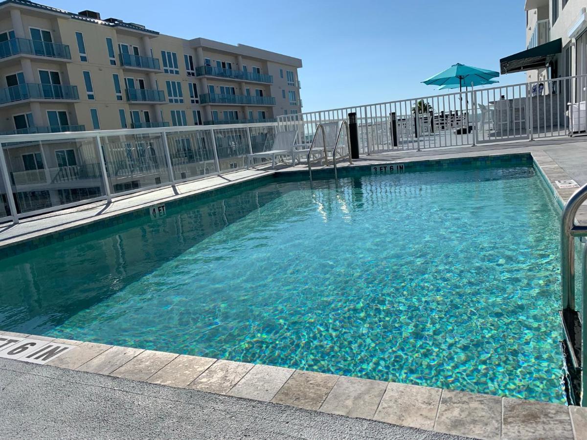 The Avalon Club 4*