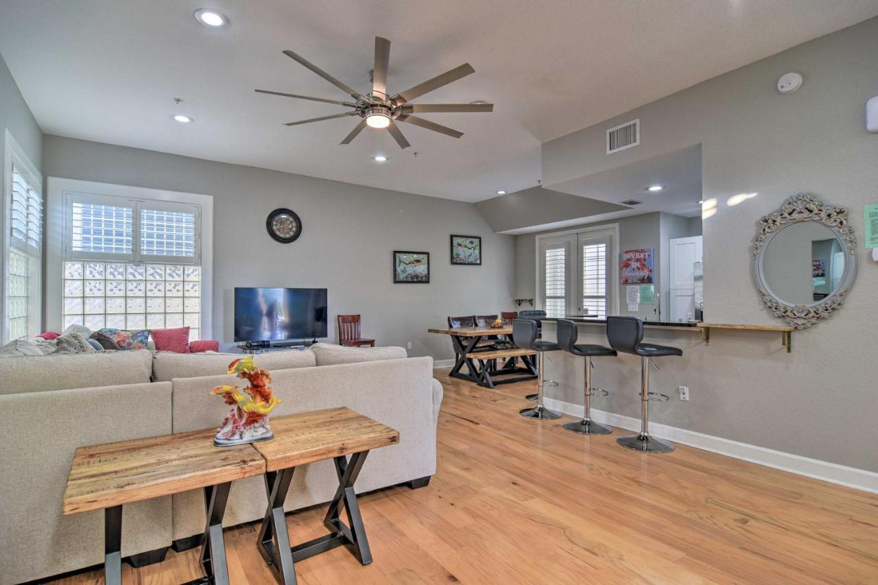 Coastal Sea Side Townhome - Walk To Beach! *