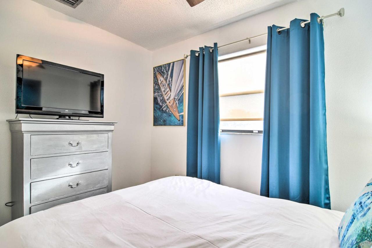 Updated Near Ideal Walkable Location! * Clearwater Beach