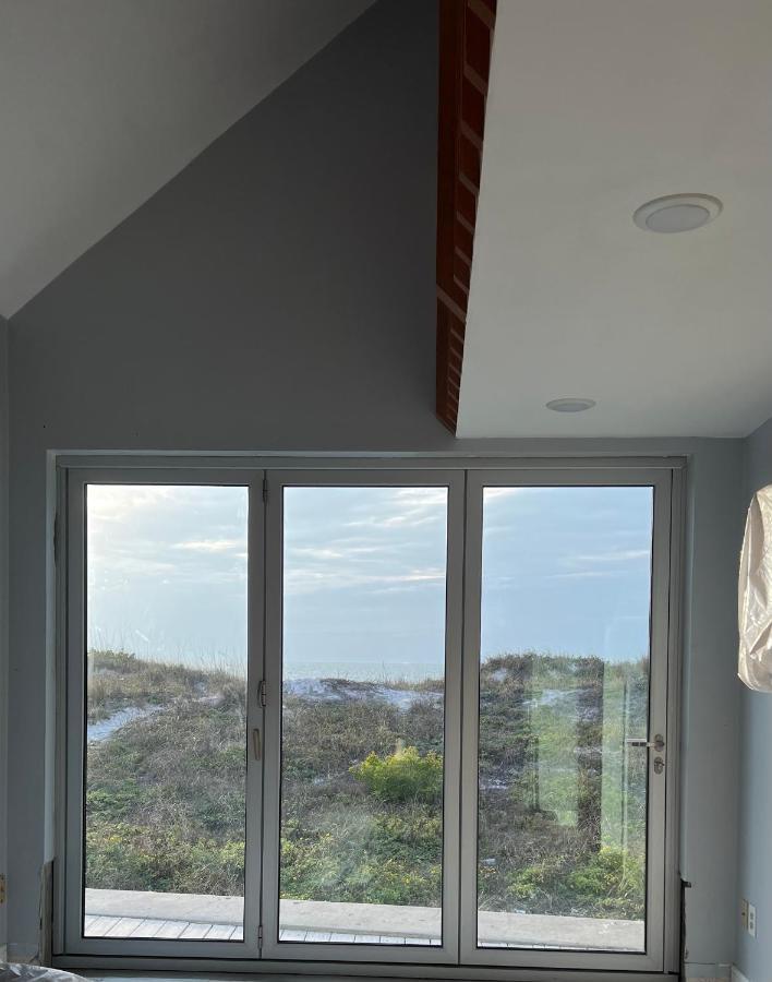 Chalet Private Front Cottage- Indian Rocks Clearwater Beach